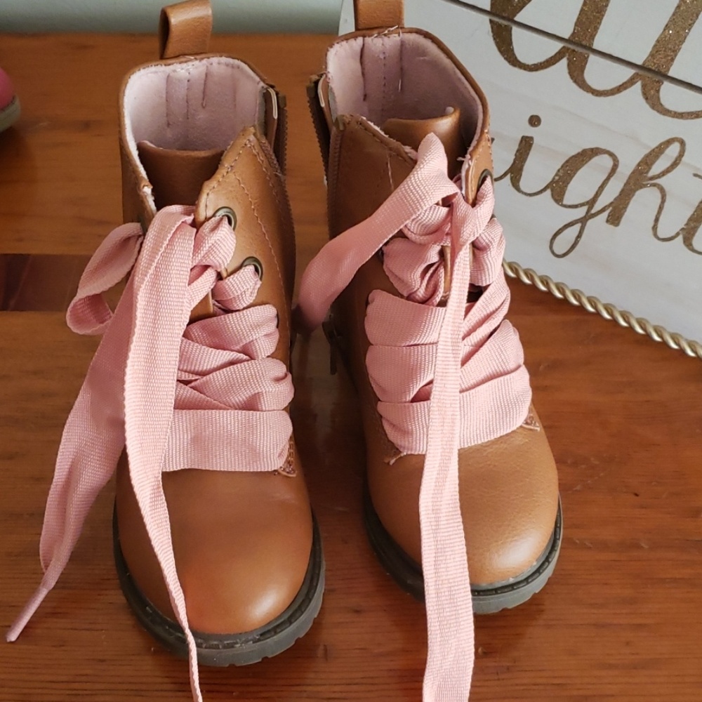Girl shoes